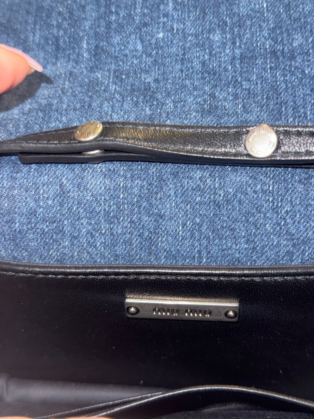 Miu Miu Gorgeous very rare
Denim small bag with silver chain full set like New - Picture 14 of 14
